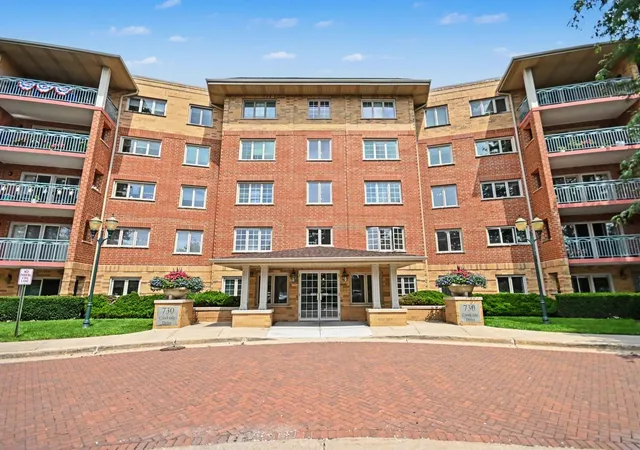 Photo 1 of Sale Pending at 730 Creekside Dr #304, Mount Prospect, IL 60056 | MLS# 12735750 | Listing updated on 2026-09-26