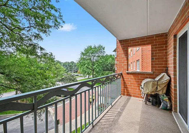 Photo 4 of Sale Pending at 730 Creekside Dr #304, Mount Prospect, IL 60056 | MLS# 12735750 | Listing updated on 2026-09-26