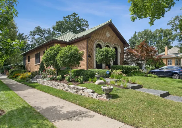 Photo 1 of Single family home for sale at 1101 Rossell Ave, Oak Park, IL 60302 | MLS# 12735849 | Listing updated on 2026-09-21