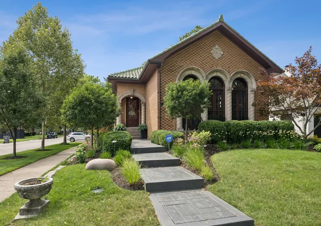 Photo 2 of Single family home for sale at 1101 Rossell Ave, Oak Park, IL 60302 | MLS# 12735849 | Listing updated on 2026-09-21
