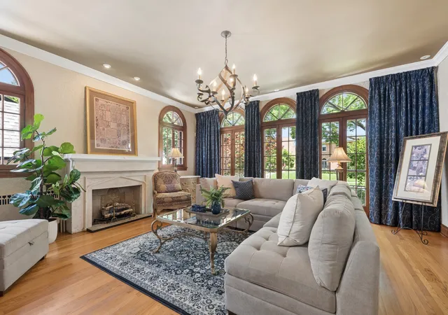 Photo 4 of Single family home for sale at 1101 Rossell Ave, Oak Park, IL 60302 | MLS# 12735849 | Listing updated on 2026-09-21