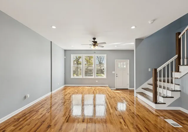 Photo 4 of Single family home for sale at 9935 S Winston Ave, Chicago, IL 60643 | MLS# 12735894 | Listing updated on 2026-09-21
