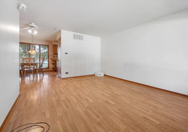 Photo 3 of Single family home for sale at 1086 Hickory Ln, Elk Grove Village, IL 60007 | MLS# 12735957 | Listing updated on 2026-09-20