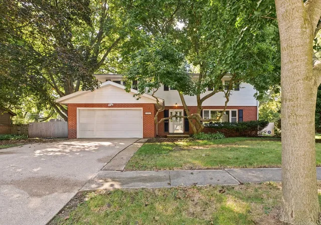 Photo 1 of Single family home for sale at 803 Brighton Dr, Urbana, IL 61801 | MLS# 12735995 | Listing updated on 2026-10-03