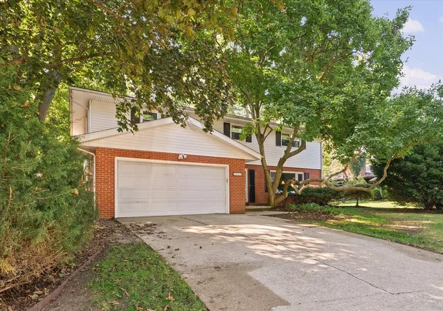 Photo 2 of Single family home for sale at 803 Brighton Dr, Urbana, IL 61801 | MLS# 12735995 | Listing updated on 2026-10-03