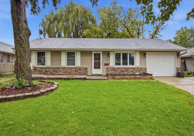 Photo 1 of Single family home for sale at 415 Krause Ave, Streamwood, IL 60107 | MLS# 12736019 | Listing updated on 2026-10-07