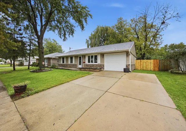 Photo 2 of Single family home for sale at 415 Krause Ave, Streamwood, IL 60107 | MLS# 12736019 | Listing updated on 2026-10-07