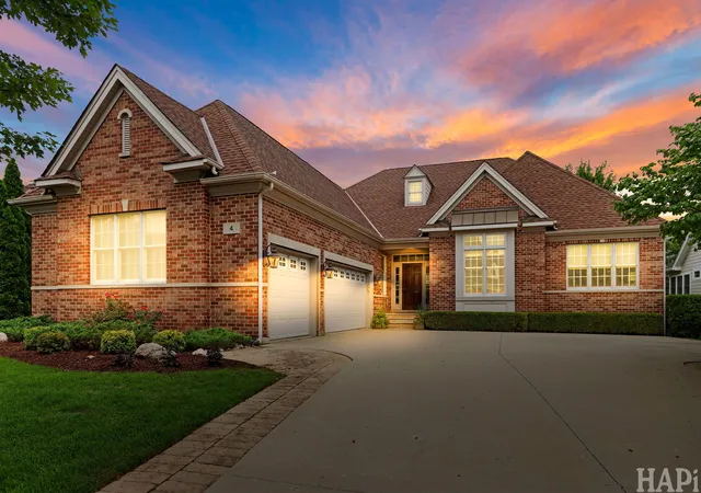 Photo 1 of Single family home for sale at 4 Chaco Ct, South Barrington, IL 60010 | MLS# 12736043 | Listing updated on 2026-10-21