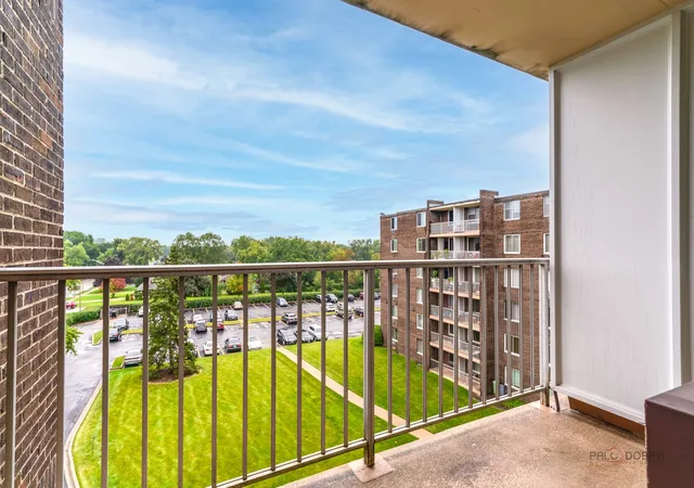 Photo 4 of Condo for sale at 225 S Rohlwing Rd #502, Palatine, IL 60074 | MLS# 12736055 | Listing updated on 2026-09-24