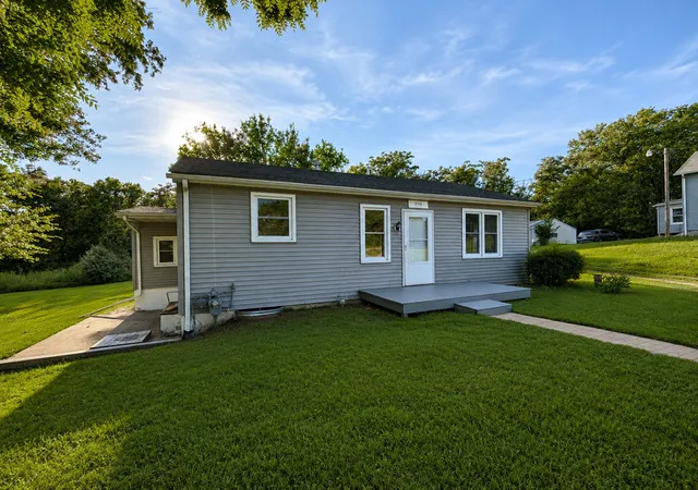 Photo 3 of Single family home for sale at 998 Rutland St, Marseilles, IL 61341 | MLS# 12736143 | Listing updated on 2026-09-16