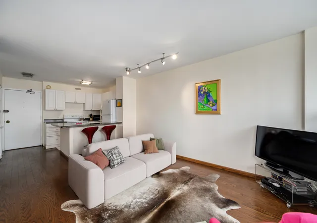 Photo 3 of Condo for sale at 1360 N Sandburg Ter #1106C, Chicago, IL 60610 | MLS# 12736182 | Listing updated on 2026-09-14