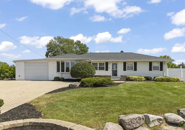 Photo 1 of Single family home for sale at 15911 S Codo Dr, Homer Glen, IL 60491 | MLS# 12736197 | Listing updated on 2026-09-12