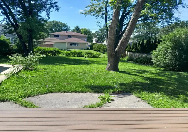 Photo 3 of Single family home for sale at 212 N Louis St, Mount Prospect, IL 60056 | MLS# 12736388 | Listing updated on 2026-09-04