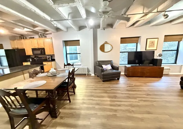 Photo 4 of Condo for sale at 5646 N Kenmore Ave #4B, Chicago, IL 60660 | MLS# 12736393 | Listing updated on 2026-09-12
