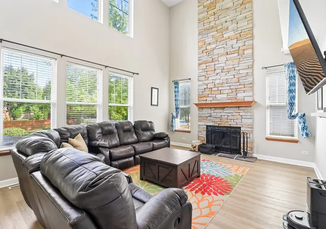 Photo 3 of Single family home for sale at 1077 Neuhaven Dr, Antioch, IL 60002 | MLS# 12736397 | Listing updated on 2026-09-19