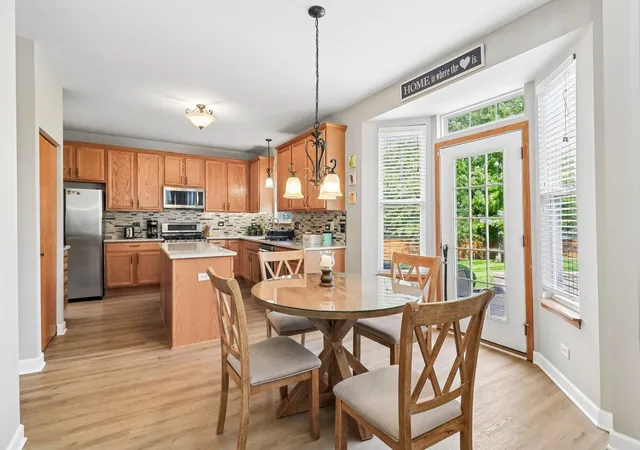 Photo 4 of Single family home for sale at 1077 Neuhaven Dr, Antioch, IL 60002 | MLS# 12736397 | Listing updated on 2026-09-19