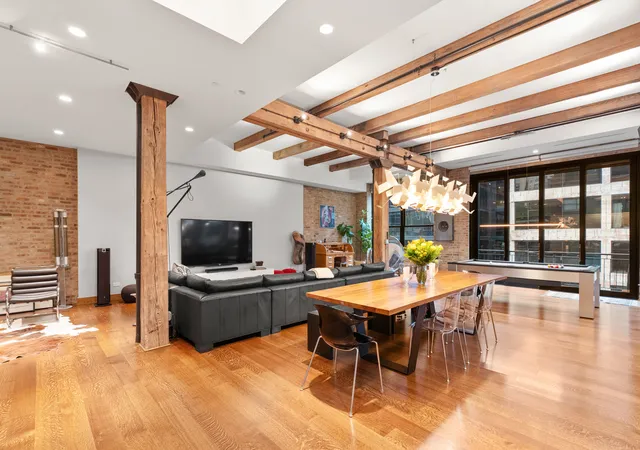 Photo 3 of Condo for sale at 152 W Huron St #4, Chicago, IL 60654 | MLS# 12736423 | Listing updated on 2026-09-23