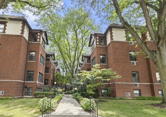 Photo 1 of Condo for sale at 821 Lake St #2S, Oak Park, IL 60301 | MLS# 12736437 | Listing updated on 2026-09-28