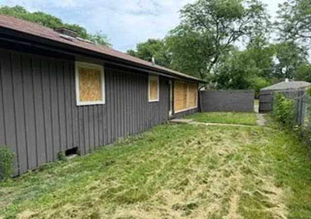 Photo 4 of Single family home for sale at 15122 Meadow Ln, Dolton, IL 60419 | MLS# 12736457 | Listing updated on 2026-10-08