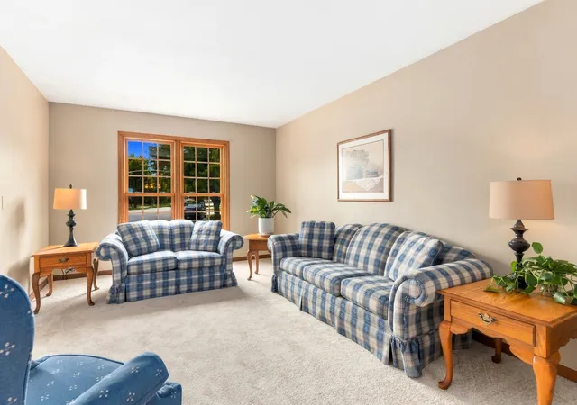 Photo 3 of Single family home for sale at 1225 Willowcrest Ct, Aurora, IL 60504 | MLS# 12736470 | Listing updated on 2026-09-24
