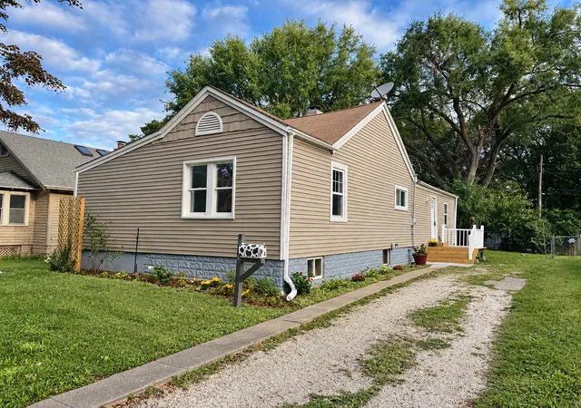 Photo 1 of Single family home for sale at 912 W Harvard St, Champaign, IL 61821 | MLS# 12736479 | Listing updated on 2026-09-30