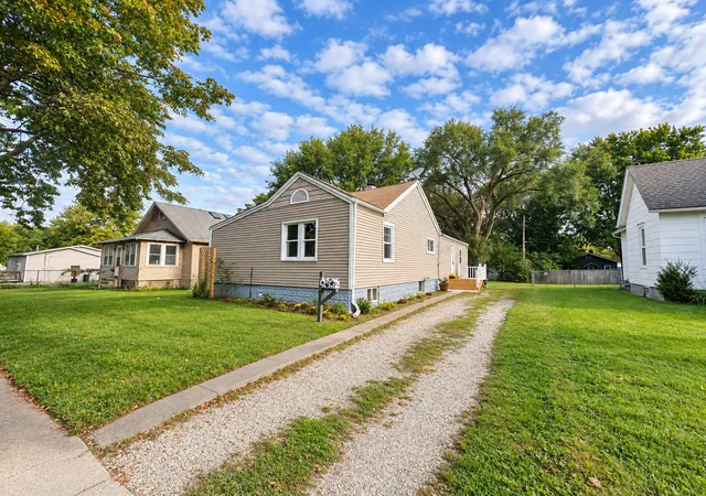 Photo 2 of Single family home for sale at 912 W Harvard St, Champaign, IL 61821 | MLS# 12736479 | Listing updated on 2026-09-30