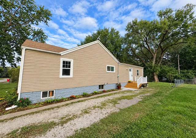 Photo 3 of Single family home for sale at 912 W Harvard St, Champaign, IL 61821 | MLS# 12736479 | Listing updated on 2026-09-30