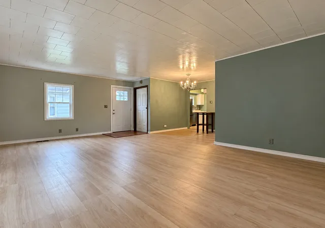Photo 4 of Single family home for sale at 912 W Harvard St, Champaign, IL 61821 | MLS# 12736479 | Listing updated on 2026-09-30