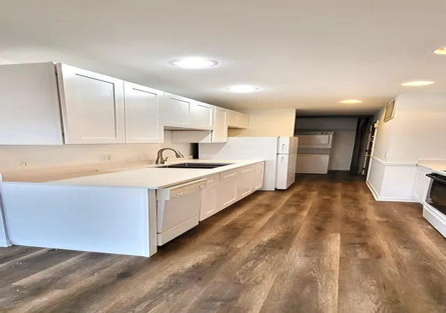 Photo 2 of Sale Pending at 1607 E Maple Ter #2D, Lisle, IL 60532 | MLS# 12736497 | Listing updated on 2026-10-01