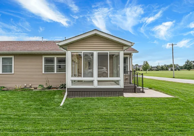 Photo 3 of Multi family home for sale at 501 Primrose Ln, Geneseo, IL 61254 | MLS# 12736626 | Listing updated on 2026-10-03
