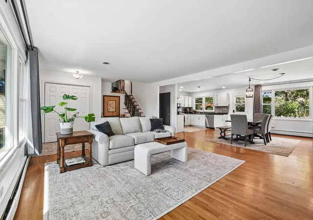 Photo 4 of Single family home for sale at 841 Bloomingdale Rd, Glen Ellyn, IL 60137 | MLS# 12736678 | Listing updated on 2026-10-07