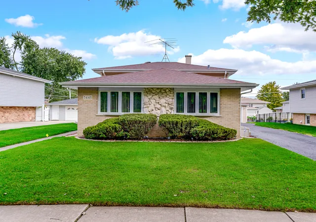 Single family home for sale at 5448 139th Street, Crestwood, IL 60418 | MLS# 12736680