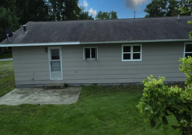 Photo 4 of Single family home for sale at 202 N Madison St, Watseka, IL 60970 | MLS# 12736695 | Listing updated on 2026-09-15