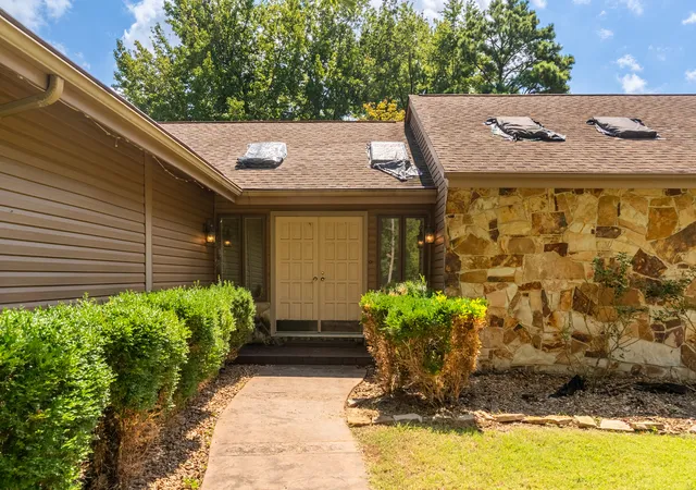 Photo 4 of Single family home for sale at 1109 Mockingbird Ln, Carterville, IL 62918 | MLS# 12736714 | Listing updated on 2026-09-06
