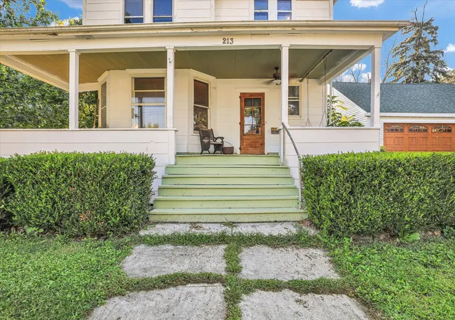 Photo 2 of Single family home for sale at 213 N Hunt St, Melvin, IL 60952 | MLS# 12736746 | Listing updated on 2026-08-27