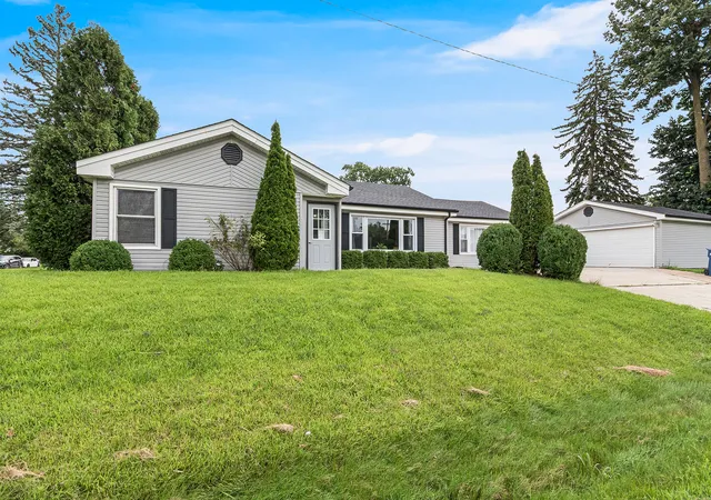 Single family home for sale at 6855 W 113th Street, Worth, IL 60482 | MLS# 12736748