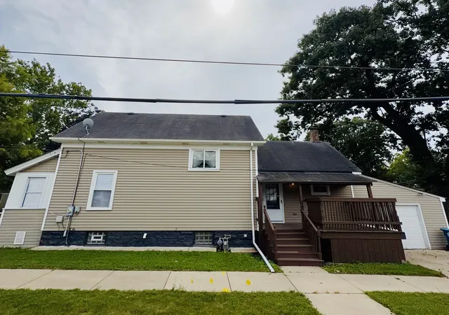 Photo 2 of Single family home for sale at 701 Hamilton Ave, Aurora, IL 60505 | MLS# 12736763 | Listing updated on 2026-10-01