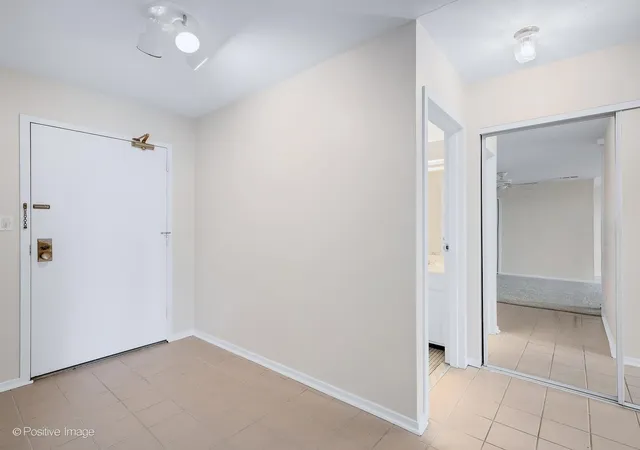 Listing Photo 4 - Condo for sale in building located at 111 Acacia Dr, Indian Head Park, IL 60525 - Unit #315