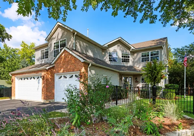Single family home for sale at 27961 N Myrtle St, Wauconda, IL 60084 | MLS# 12736777