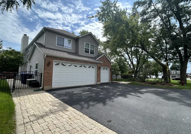 Photo 2 of Single family home for sale at 27961 N Myrtle St, Wauconda, IL 60084 | MLS# 12736777 | Listing updated on 2026-09-21