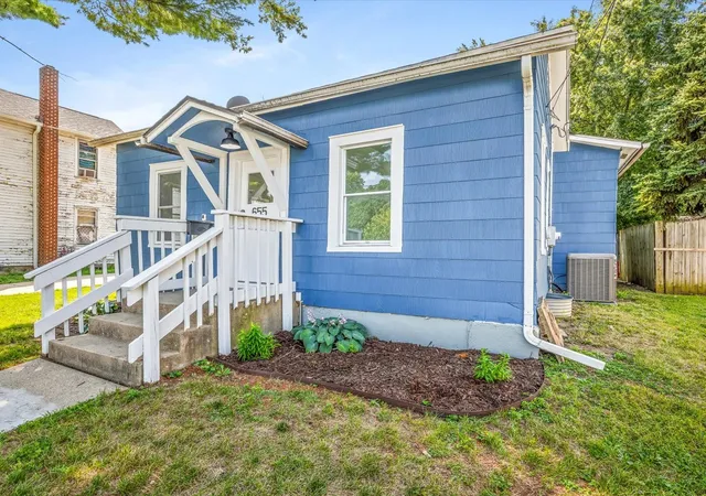 Photo 1 of Single family home for sale at 655 W Clark St, Freeport, IL 61032 | MLS# 12736811 | Listing updated on 2026-09-12