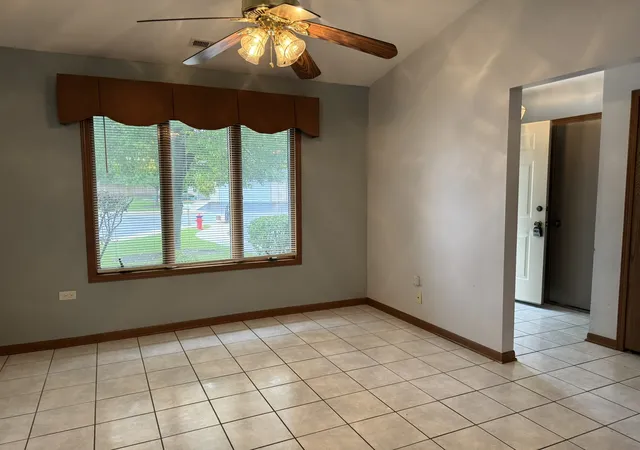 Listing Photo 4 - Condo for sale in building located at 2508 Par Four Ct, Joliet, IL 60436 - Unit #0