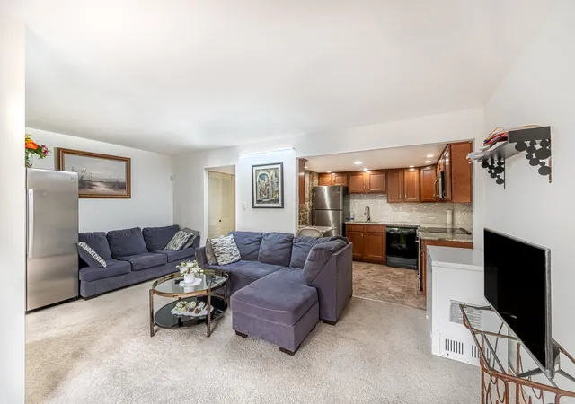 Photo 4 of Townhouse for sale at 2110 Stanley Ct, Schaumburg, IL 60194 | MLS# 12736849 | Listing updated on 2026-09-21
