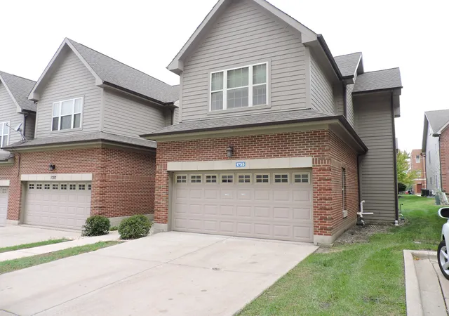Photo 3 of Townhouse for sale at 1755 Riverwoods Dr, Melrose Park, IL 60160 | MLS# 12736853 | Listing updated on 2026-10-07