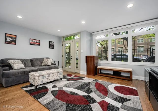 Photo 3 of Condo for sale at 2731 N Janssen Ave, Chicago, IL 60614 | MLS# 12736854 | Listing updated on 2026-09-16
