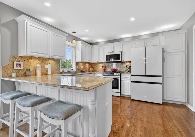 Photo 3 of Single family home for sale at 19612 Silverside Dr, Tinley Park, IL 60487 | MLS# 12736894 | Listing updated on 2026-09-20