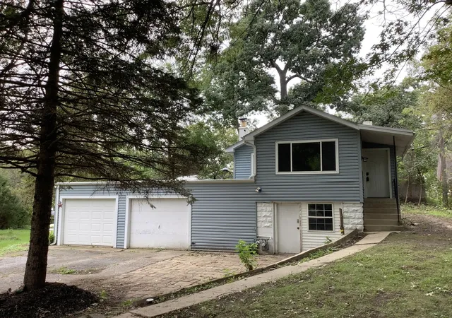 Photo 1 of Single family home for sale at 28575 W Valley Rd, Ingleside, IL 60041 | MLS# 12736962 | Listing updated on 2026-09-30