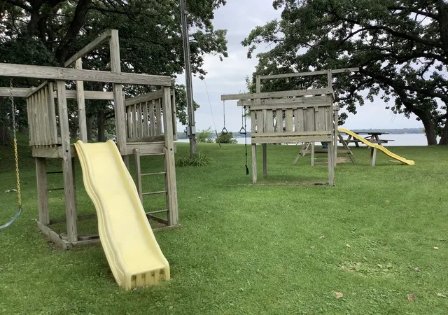 Photo 4 of Single family home for sale at 28575 W Valley Rd, Ingleside, IL 60041 | MLS# 12736962 | Listing updated on 2026-09-30
