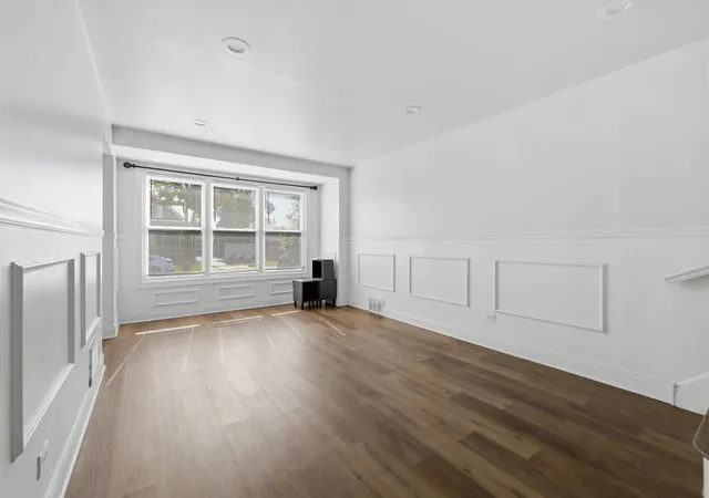 Photo 4 of Single family home for sale at 7836 S Kedvale Ave, Chicago, IL 60652 | MLS# 12737009 | Listing updated on 2026-09-16