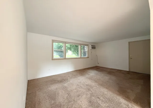 Photo 3 of Condo for sale at 5629 6th Avenue #1B, Countryside, IL 60525 | MLS# 12737042 | Listing updated on 2026-09-19